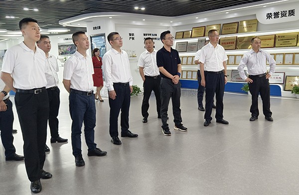 德陽市人大常委會副主任楊芳清、中江縣委書記杜尚武率考察組赴性爱视频在线观看麻豆考察調研