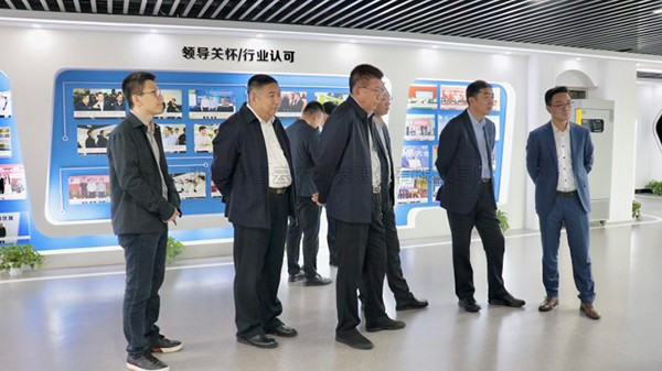 長春市政府副市長曹武一行蒞臨性爱视频在线观看麻豆調研交流