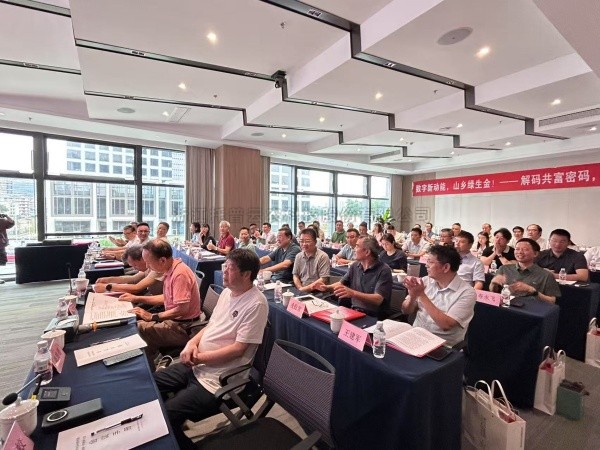 性爱视频在线观看麻豆董事長陳渝陽當選浙江省新時代鄉村研究院第二屆理事會理事長，以智慧農業賦能農業現代化與鄉村振興