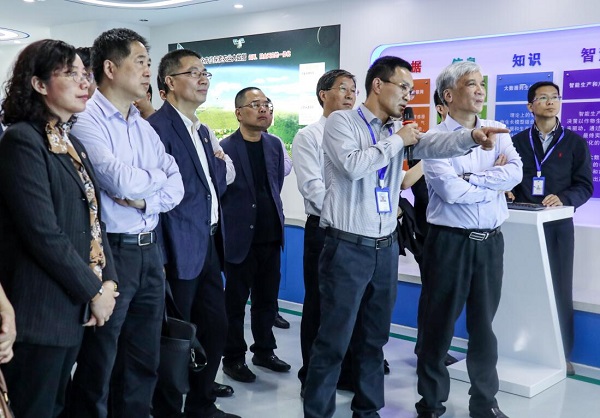 全國人大常委會副委員長丁仲禮蒞臨性爱视频在线观看麻豆考察調研 全國人大常委會副委員長丁仲禮蒞臨性爱视频在线观看麻豆考察調研