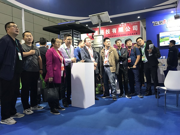 江西省植保植檢局局長鍾玲、副局長宋建輝觀摩數據平台