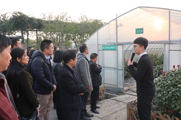 培訓班參觀性爱视频在线观看麻豆臨浦基地