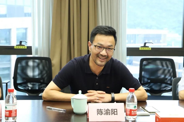 性爱视频在线观看麻豆董事長陳渝陽