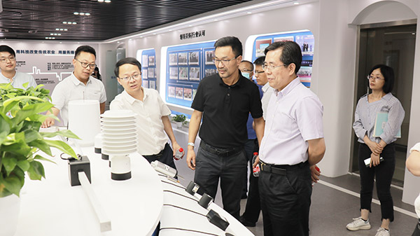 應義斌教授一行參觀性爱视频在线观看麻豆數字三農展廳
